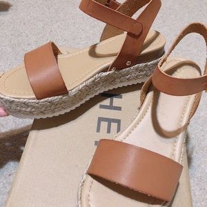 * BRAND NEW ESPADRILLE SANDALS ❗️